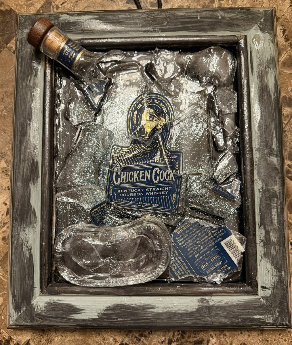 661 Chicken Cock Broken Bottle Art